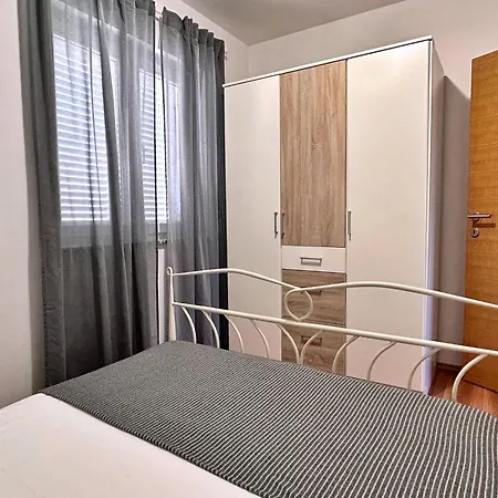 Apartment With Parking Space Cizici, Krk - 22046