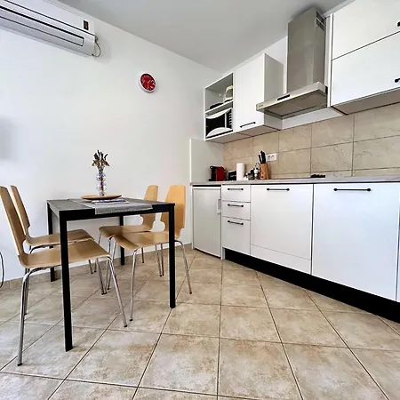 With A Parking Space Cizici, Krk - 22046 Apartment Malinska