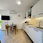 With Parking Space Cizici, Krk - 22046 Apartment Malinska